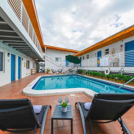 Cozy 1 Bedroom With Pool Steps From The Beach #41 Hollywood Ngoại thất bức ảnh