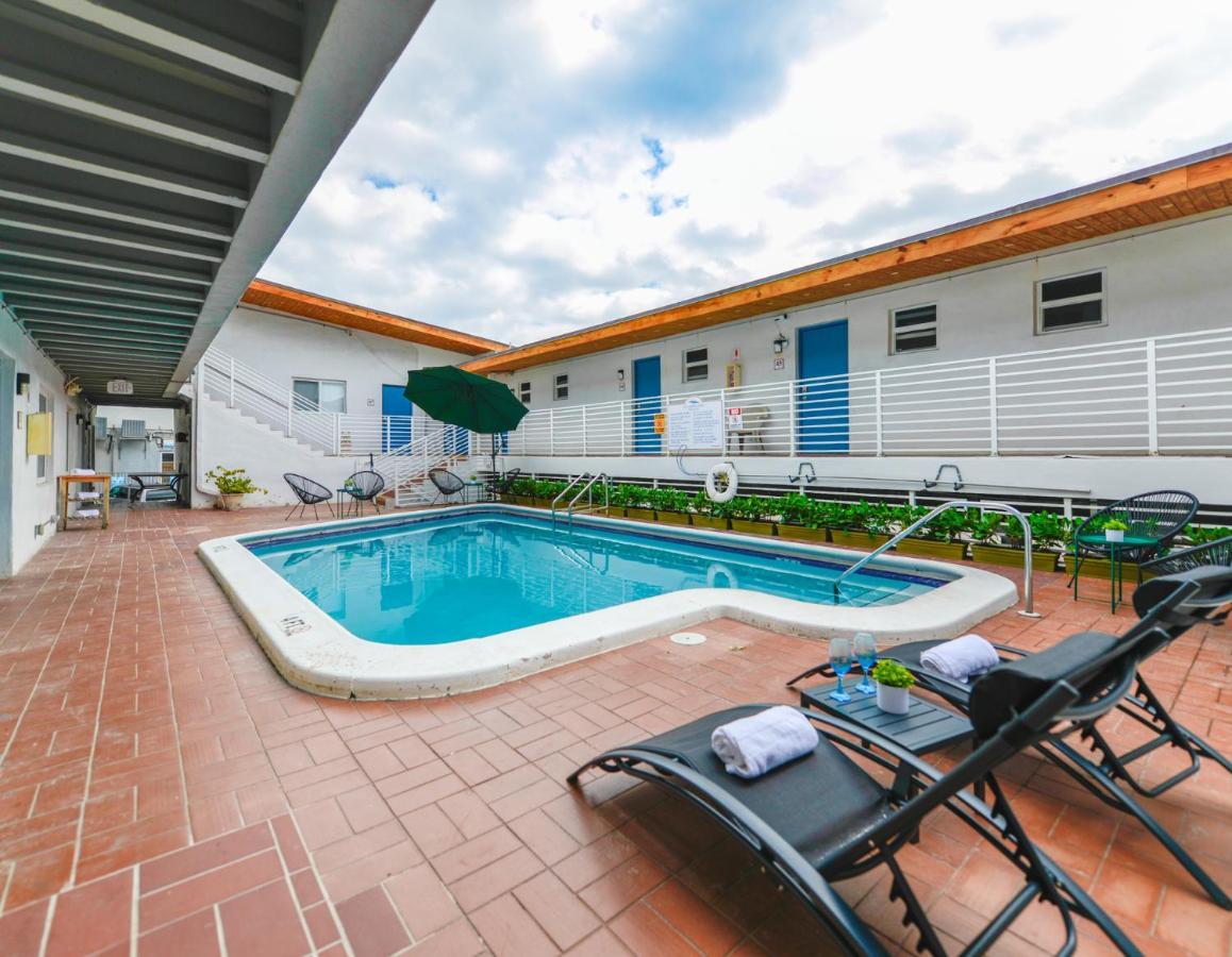 Cozy 1 Bedroom With Pool Steps From The Beach #41 Hollywood Ngoại thất bức ảnh