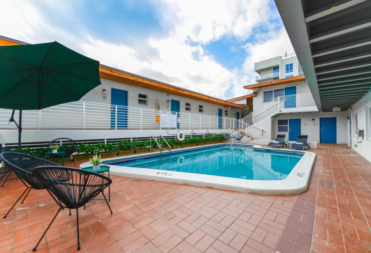 Cozy 1 Bedroom With Pool Steps From The Beach #41 Hollywood Ngoại thất bức ảnh