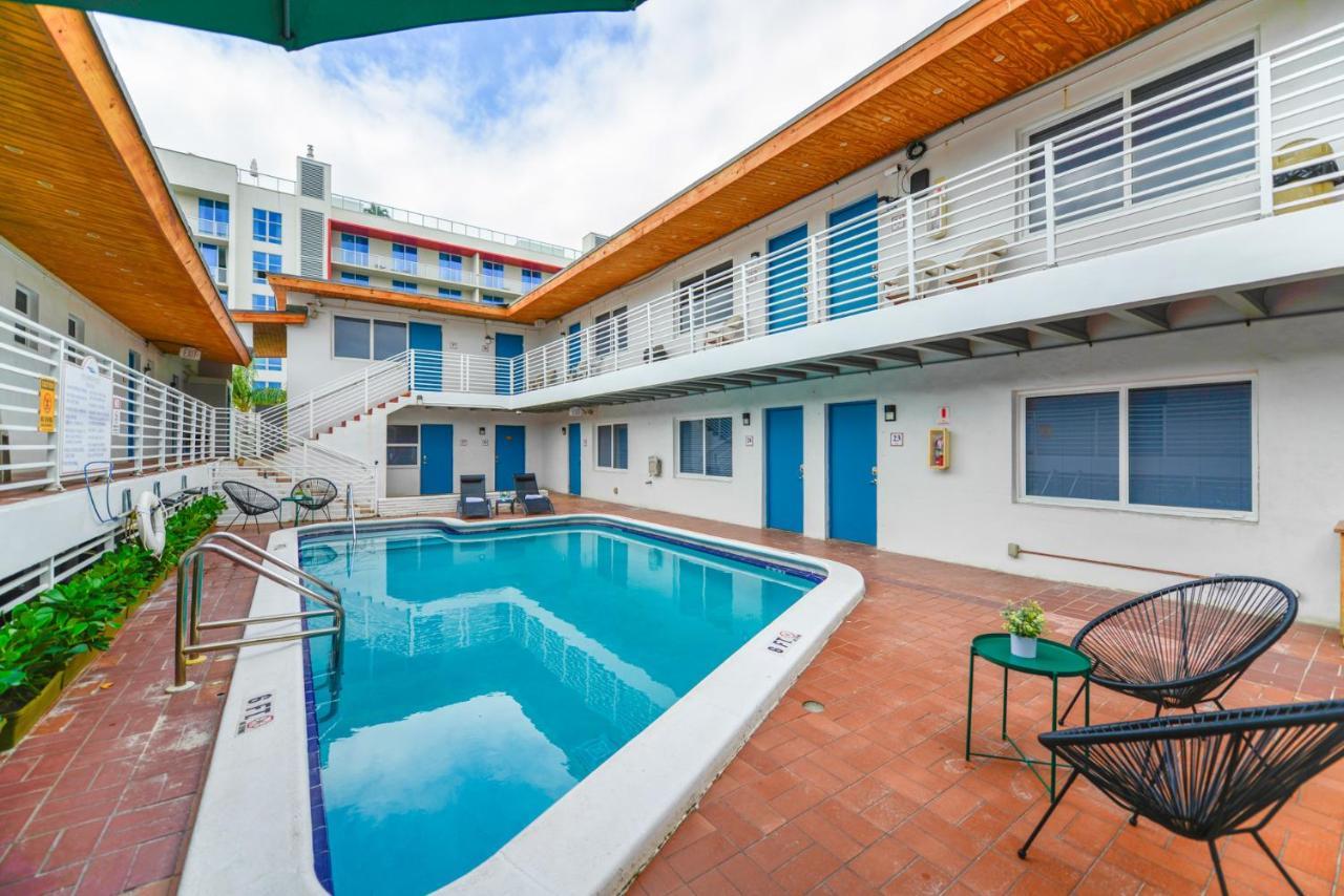Cozy 1 Bedroom With Pool Steps From The Beach #41 Hollywood Ngoại thất bức ảnh